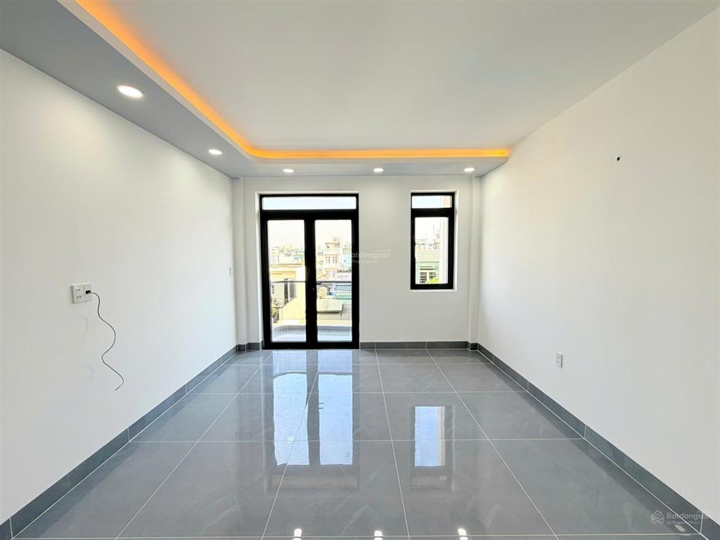 Nhà diện tích khủng  vừa ở + vừa làm nghề kinh doanh may mặc, online  4m x 22m  đường thông 7m