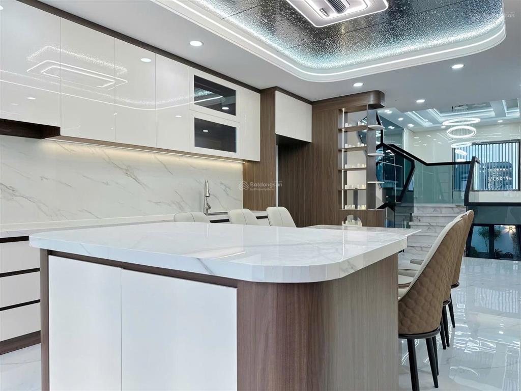 Nhà phố có sân vườn cực chill  4m x 20m  đường nhựa 8m thông bàn cờ  kdc an ninh, dân trí cao