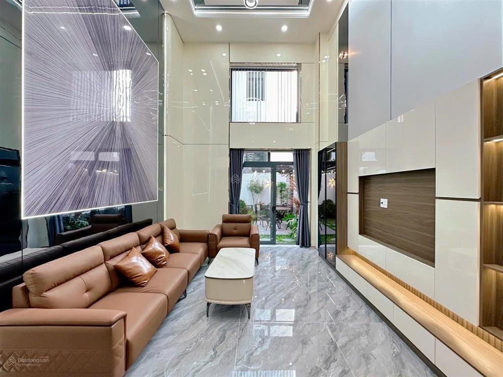 Nhà phố có sân vườn cực chill  4m x 20m  đường nhựa 8m thông bàn cờ  kdc an ninh, dân trí cao
