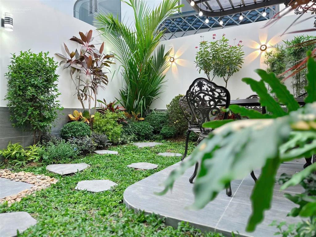 Nhà phố có sân vườn cực chill  4m x 20m  đường nhựa 8m thông bàn cờ  kdc an ninh, dân trí cao