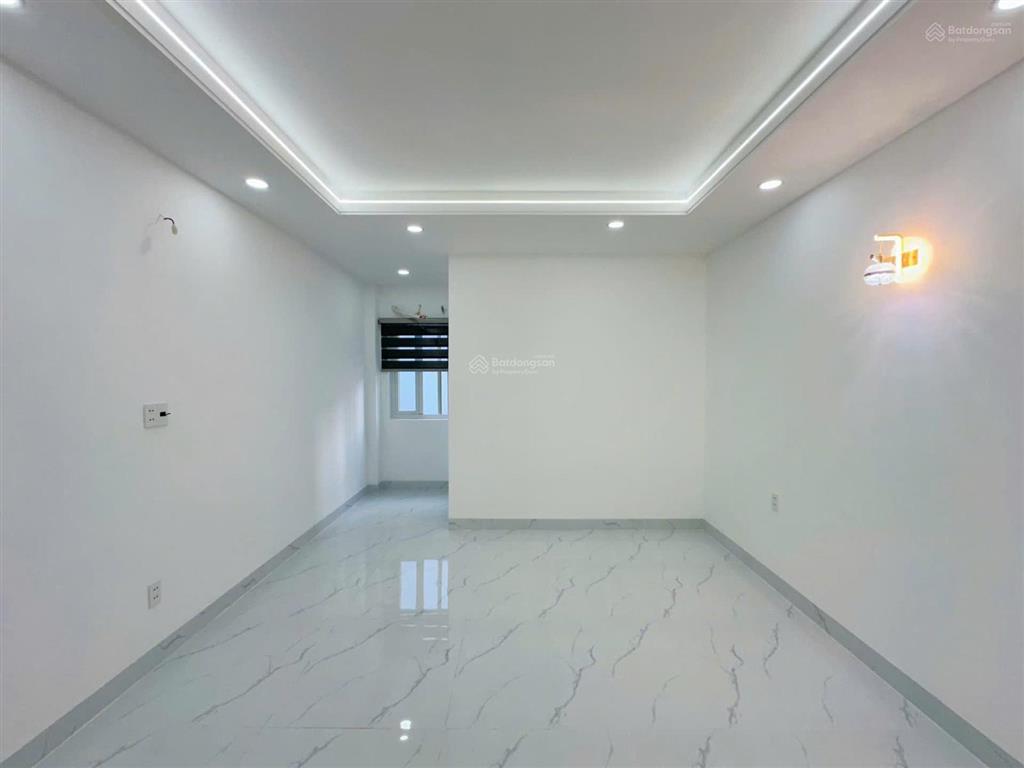 Nhà phố có sân vườn cực chill  4m x 20m  đường nhựa 8m thông bàn cờ  kdc an ninh, dân trí cao