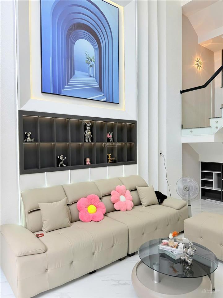 Cách mặt tiền hương lộ 2 đúng 10 bước chân  nhà hiện đại full nội thất  vị trí trung tâm