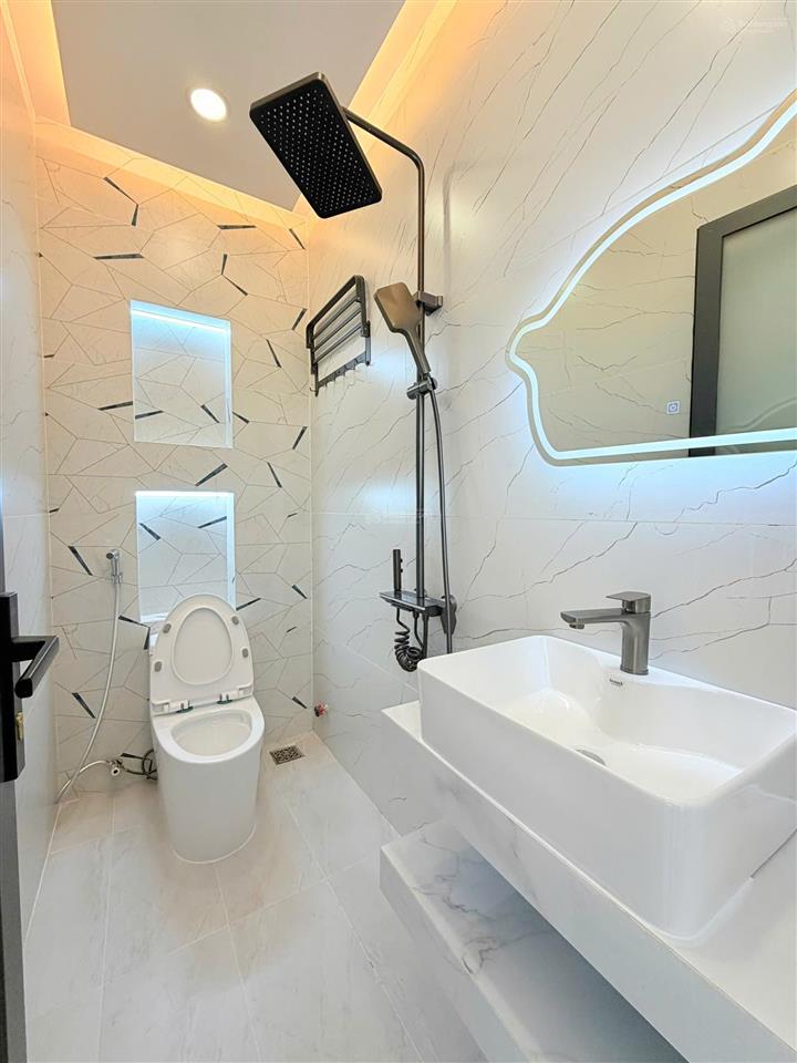 Cách mặt tiền hương lộ 2 đúng 10 bước chân  nhà hiện đại full nội thất  vị trí trung tâm
