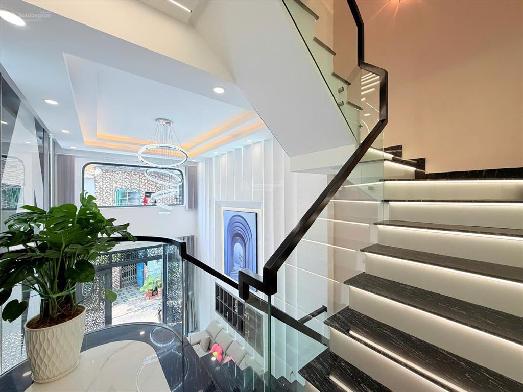 Cách mặt tiền hương lộ 2 đúng 10 bước chân  nhà hiện đại full nội thất  vị trí trung tâm