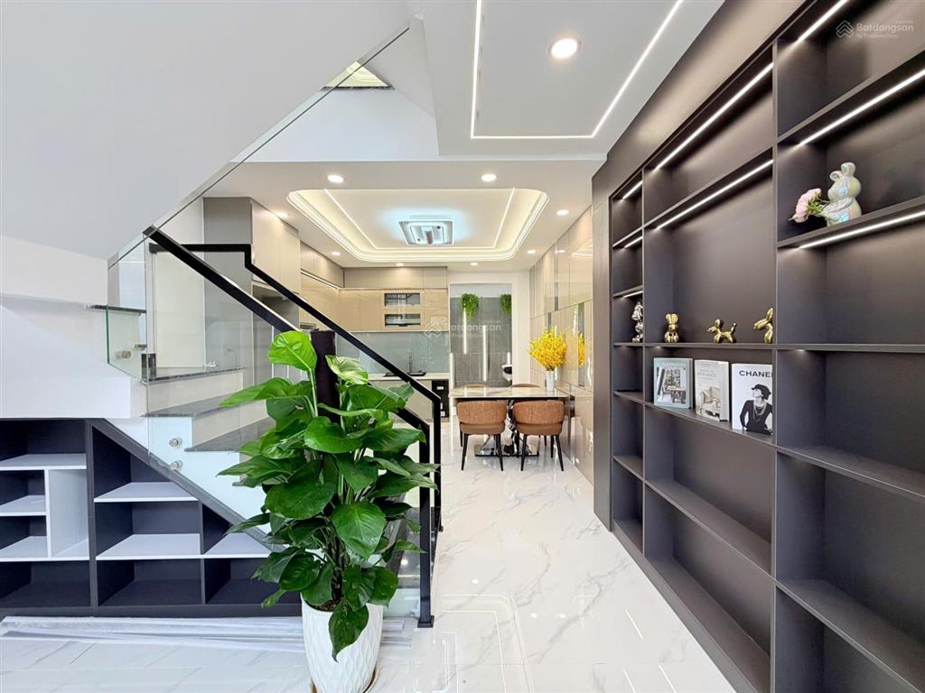 Cách mặt tiền hương lộ 2 đúng 10 bước chân  nhà hiện đại full nội thất  vị trí trung tâm