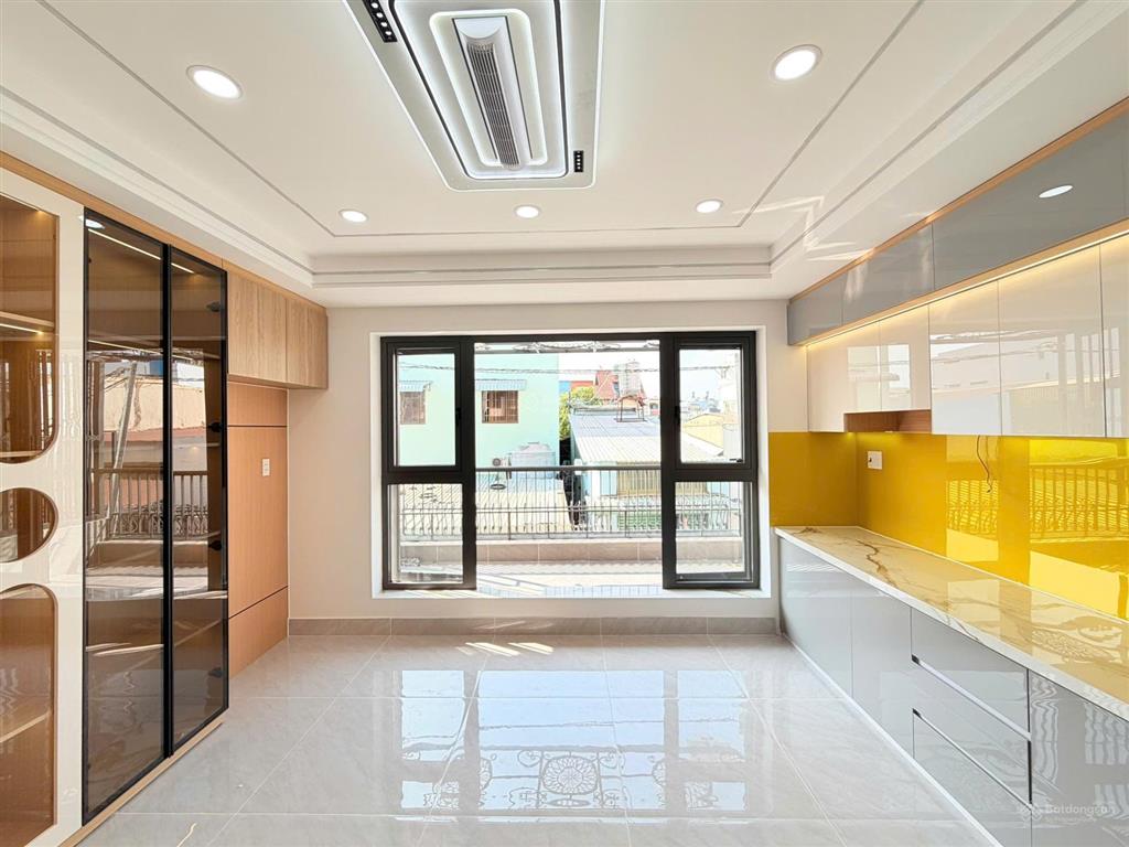 Nhà xây mới đường tân kỳ tân quý cách aeon tân phú 3 phút di chuyển  4,5m x 13m  ngay trung tâm