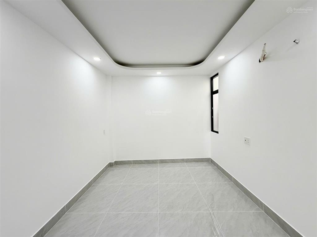 Nhà xây mới đường tân kỳ tân quý cách aeon tân phú 3 phút di chuyển  4,5m x 13m  ngay trung tâm