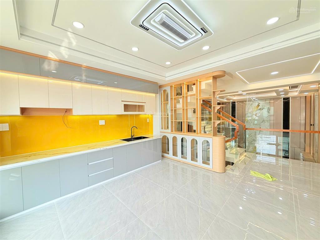Nhà xây mới đường tân kỳ tân quý cách aeon tân phú 3 phút di chuyển  4,5m x 13m  ngay trung tâm