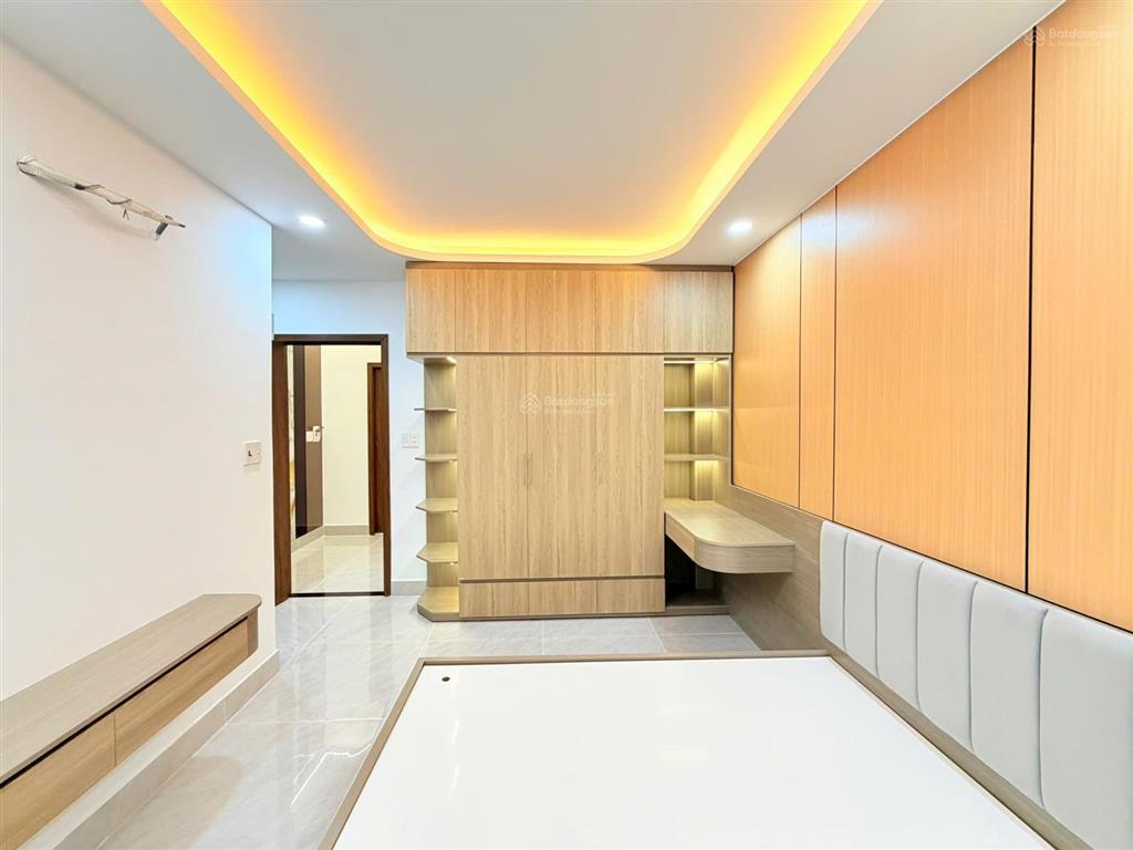 Nhà xây mới đường tân kỳ tân quý cách aeon tân phú 3 phút di chuyển  4,5m x 13m  ngay trung tâm
