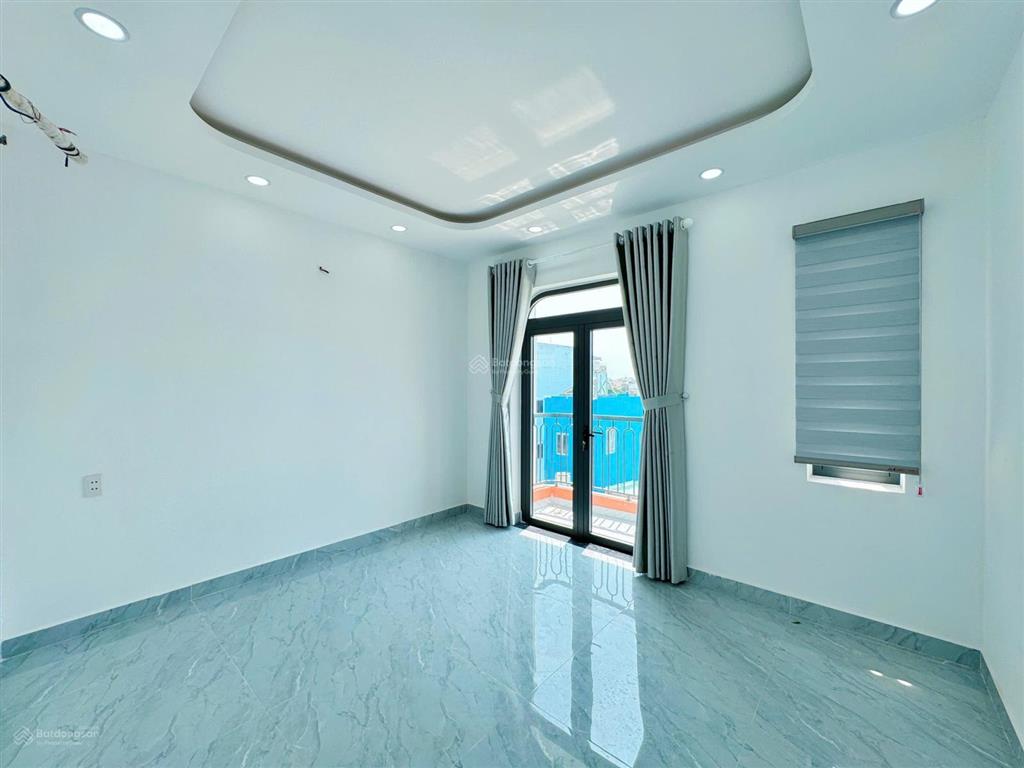 Giáp q.tân phú  cách nguyễn sơn, lê thúc hoạch tầm 300m  full nội thất  54m2  đường oto đậu cửa