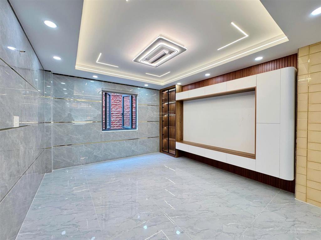 Giáp q.tân phú  cách nguyễn sơn, lê thúc hoạch tầm 300m  full nội thất  54m2  đường oto đậu cửa