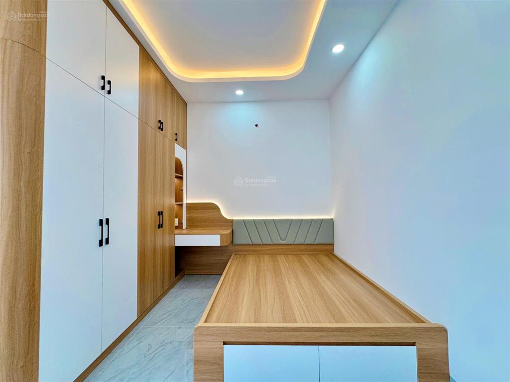 Giáp q.tân phú  cách nguyễn sơn, lê thúc hoạch tầm 300m  full nội thất  54m2  đường oto đậu cửa