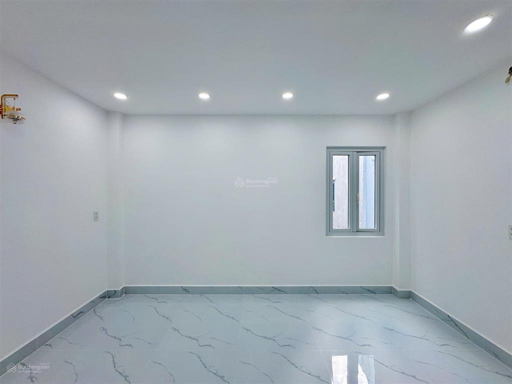 Nhà phố xây mới  cuối đ. tân kỳ tân quý  đường trước nhà 12m  đồng bộ, cao tầng (điện, nước âm)