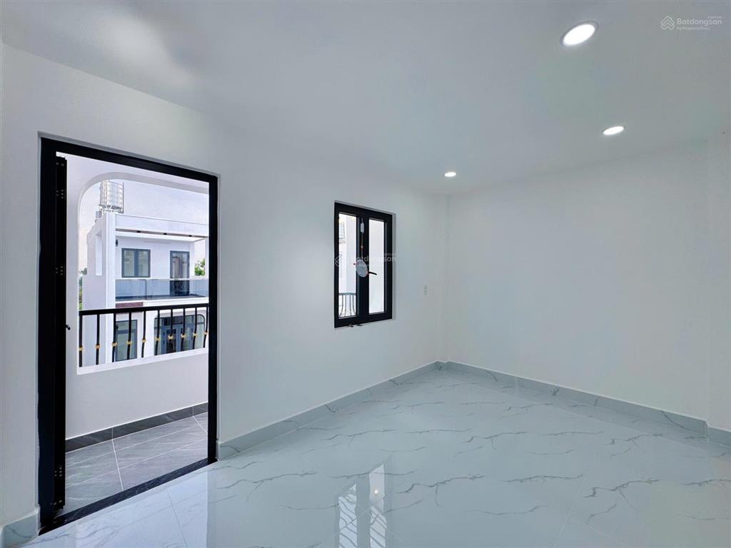 Nhà phố xây mới  cuối đ. tân kỳ tân quý  đường trước nhà 12m  đồng bộ, cao tầng (điện, nước âm)