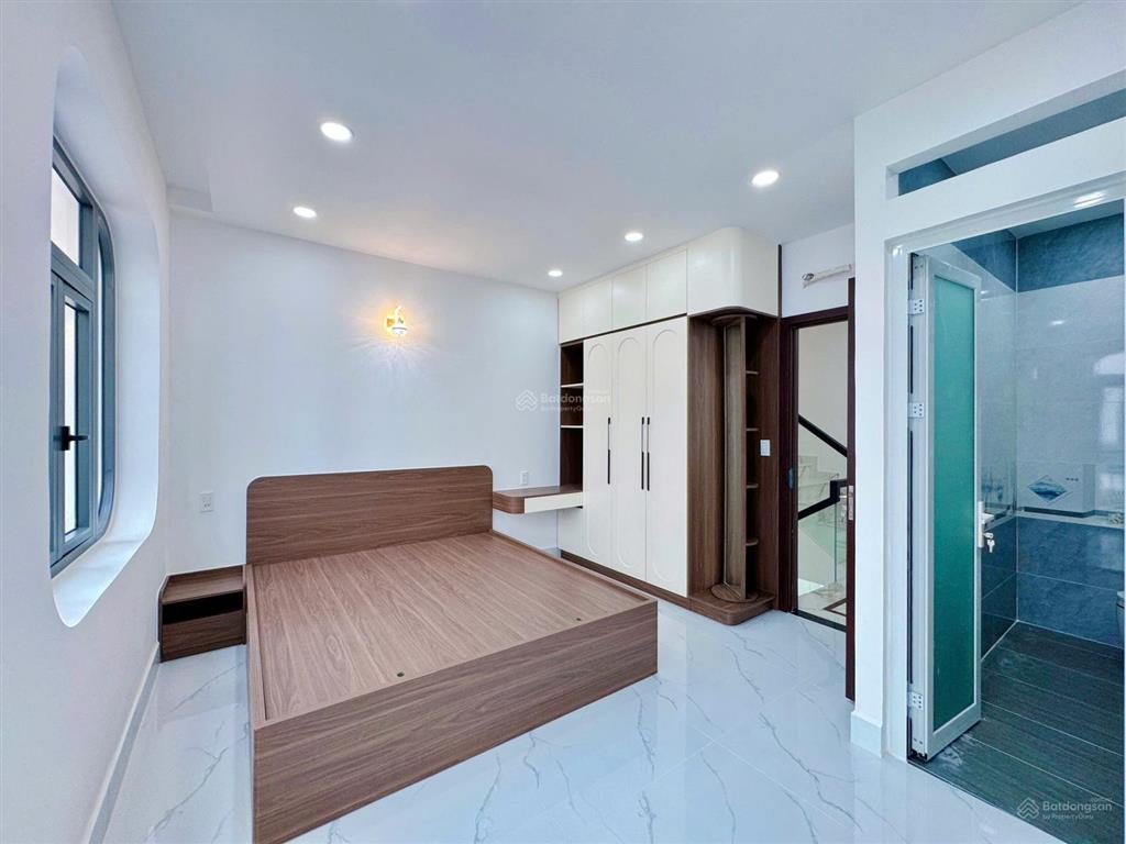 Nhà phố xây mới  cuối đ. tân kỳ tân quý  đường trước nhà 12m  đồng bộ, cao tầng (điện, nước âm)