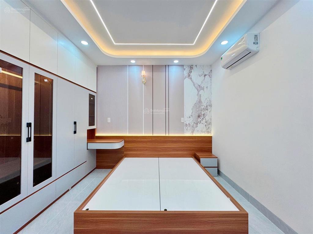 Đáng sống  kdc đông bộ  đường trước nhà 20m thông  1 lửng 4 lầu (6pn, 7nvs)  hương lộ 2 nối dài