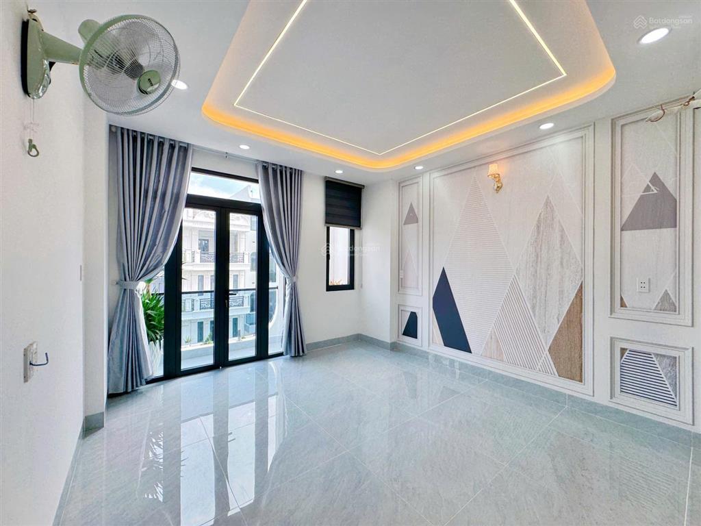 Đáng sống  kdc đông bộ  đường trước nhà 20m thông  1 lửng 4 lầu (6pn, 7nvs)  hương lộ 2 nối dài