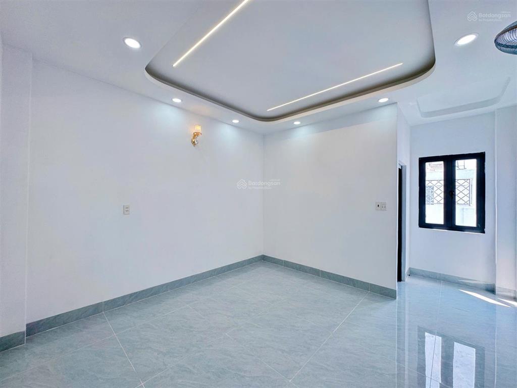 Đáng sống  kdc đông bộ  đường trước nhà 20m thông  1 lửng 4 lầu (6pn, 7nvs)  hương lộ 2 nối dài