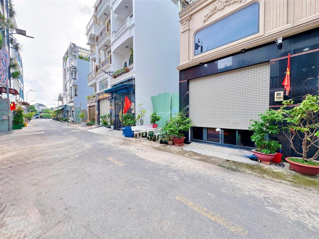 Hiếm có  căn nhà phố khu đồng bộ cách tttm aeon tân phú 500m di chuyển  4m x 14m  đường nhựa 7m