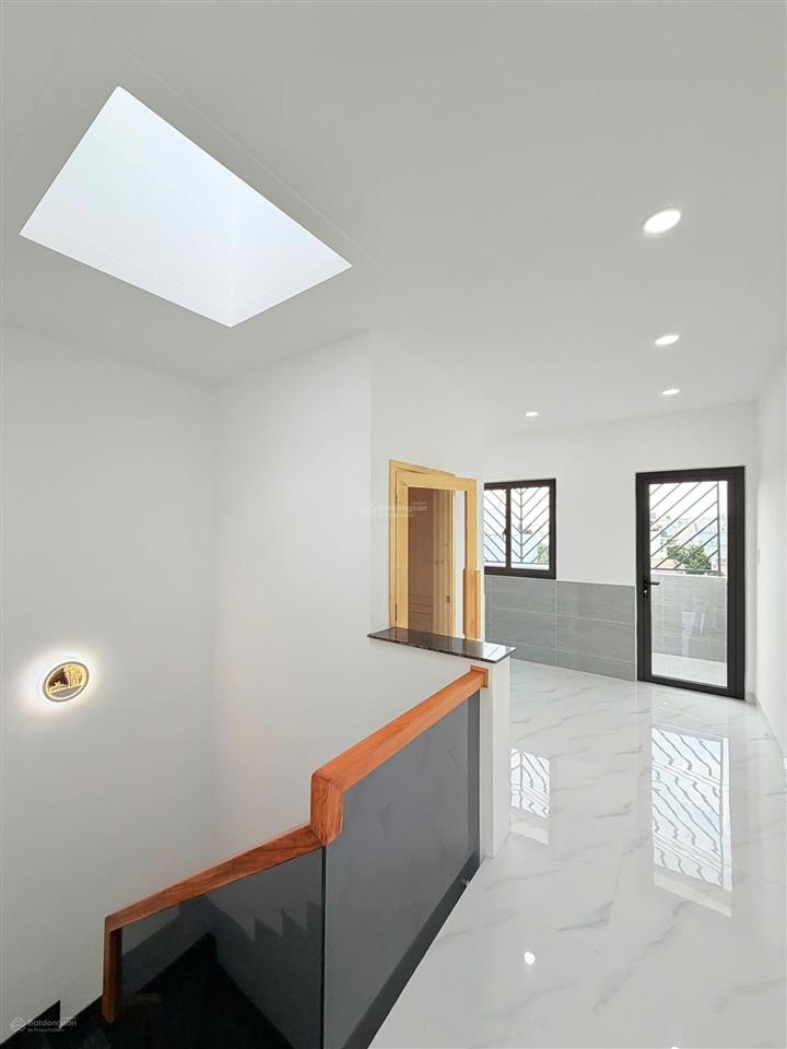 Nhà xây mới đường hương lộ 2 giáp ngã tư bốn xã (đoạn 2 chiều)  đường trước nhà 7m thông  56m2