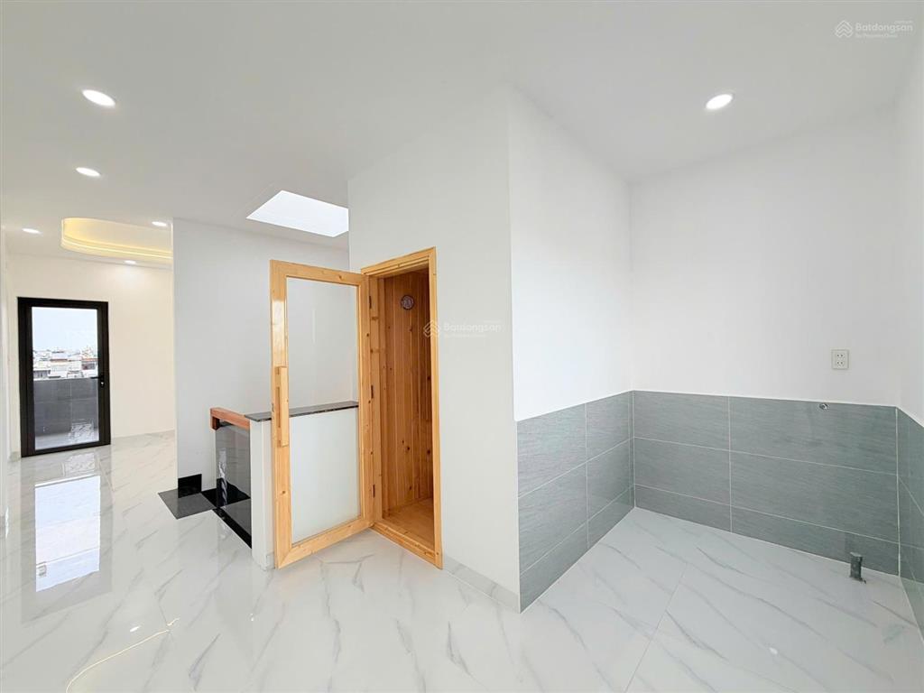 Nhà xây mới đường hương lộ 2 giáp ngã tư bốn xã (đoạn 2 chiều)  đường trước nhà 7m thông  56m2