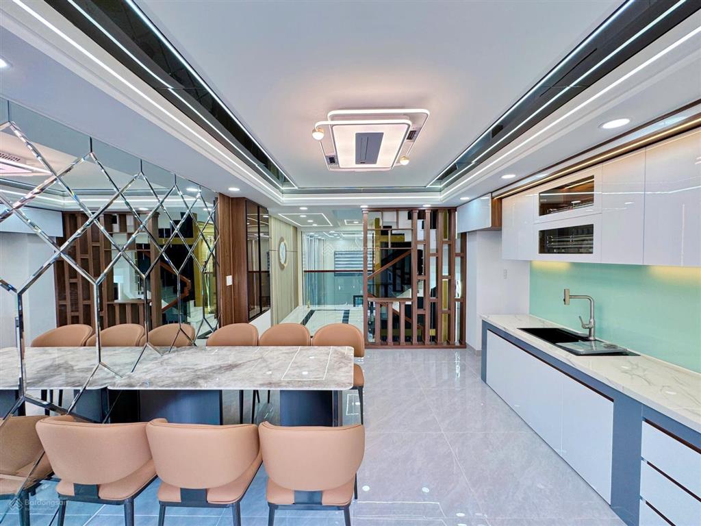 Nhà đẹp, có thang máy 450kg  full nội thất  4m x 16m  đường rộng 8m  ngay chợ gò xoài, tktq