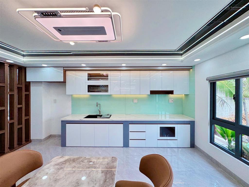 Nhà đẹp, có thang máy 450kg  full nội thất  4m x 16m  đường rộng 8m  ngay chợ gò xoài, tktq