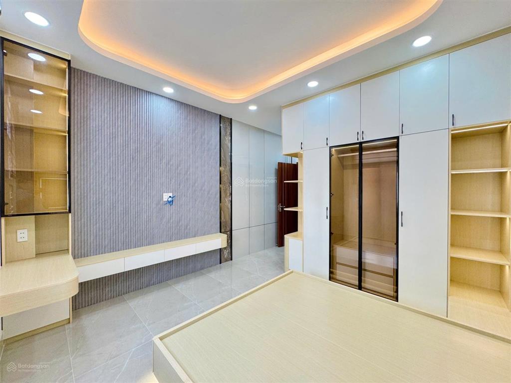 Vị trí mở văn phòng đại diện, spa, kdc đồng bộ, an ninh  4m x 18m  đường 8m thông  full nội thất