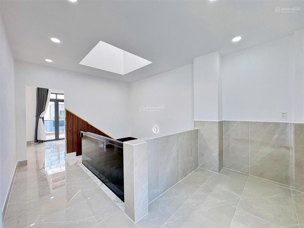 Vị trí mở văn phòng đại diện, spa, kdc đồng bộ, an ninh  4m x 18m  đường 8m thông  full nội thất