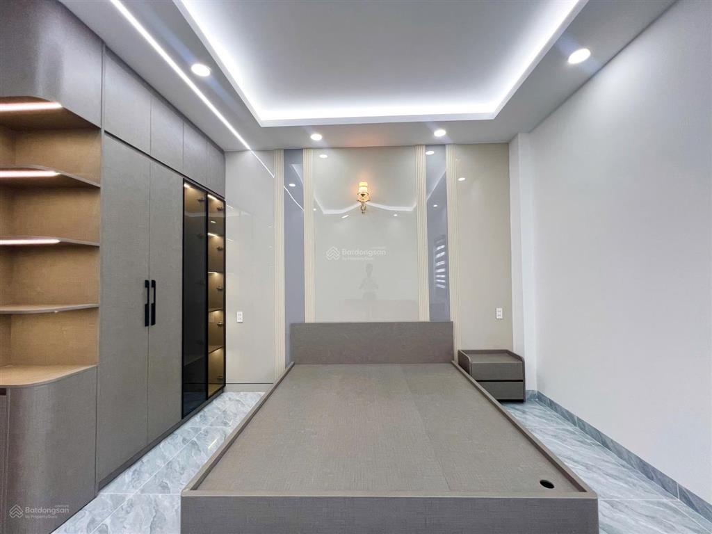 Nhà mặt tiền kinh doanh  4,5m x 15m  đường nhựa thông 8m  gần công viên hồ trái tim
