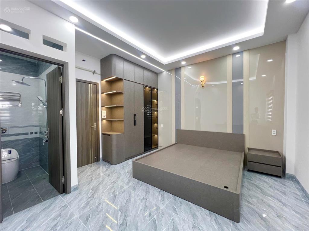 Nhà mặt tiền kinh doanh  4,5m x 15m  đường nhựa thông 8m  gần công viên hồ trái tim