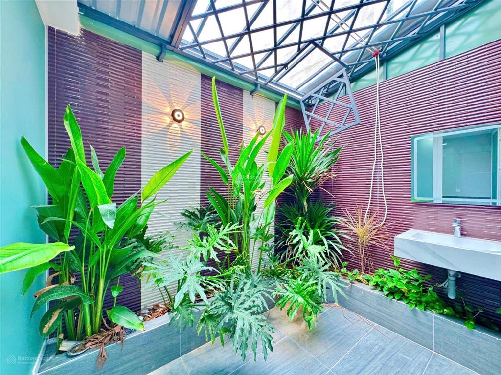 Nhà phố có ô chờ thang máy, giáp trục đường tân kỳ tân quý, 4m x 18m (4pn), đường nhựa 8m thông