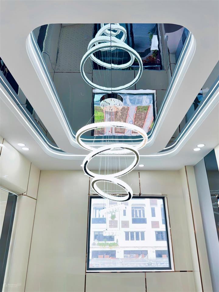 Nhà phố có ô chờ thang máy, giáp trục đường tân kỳ tân quý, 4m x 18m (4pn), đường nhựa 8m thông