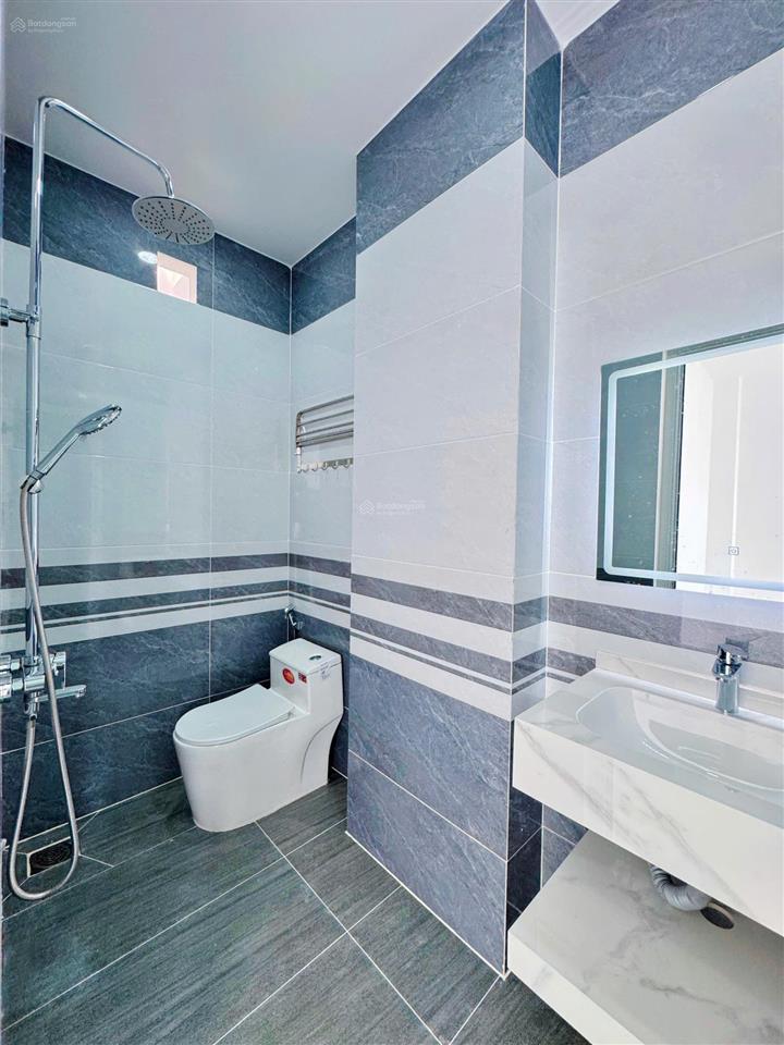Nhà phố có ô chờ thang máy, giáp trục đường tân kỳ tân quý, 4m x 18m (4pn), đường nhựa 8m thông
