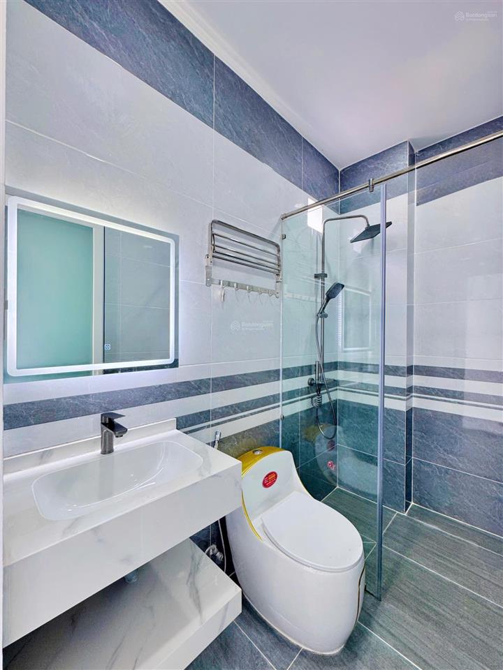 Nhà phố có ô chờ thang máy, giáp trục đường tân kỳ tân quý, 4m x 18m (4pn), đường nhựa 8m thông