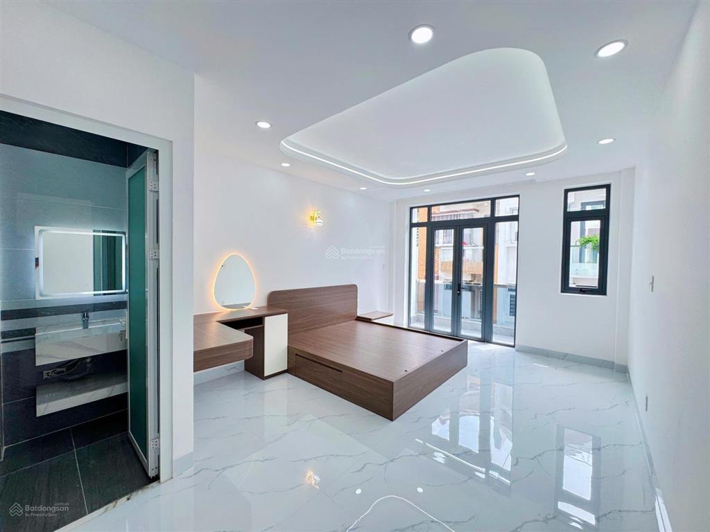 Nhà phố có ô chờ thang máy, giáp trục đường tân kỳ tân quý, 4m x 18m (4pn), đường nhựa 8m thông