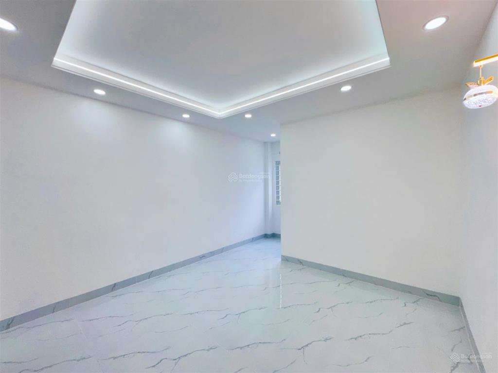 Nhà phố có ô chờ thang máy, giáp trục đường tân kỳ tân quý, 4m x 18m (4pn), đường nhựa 8m thông
