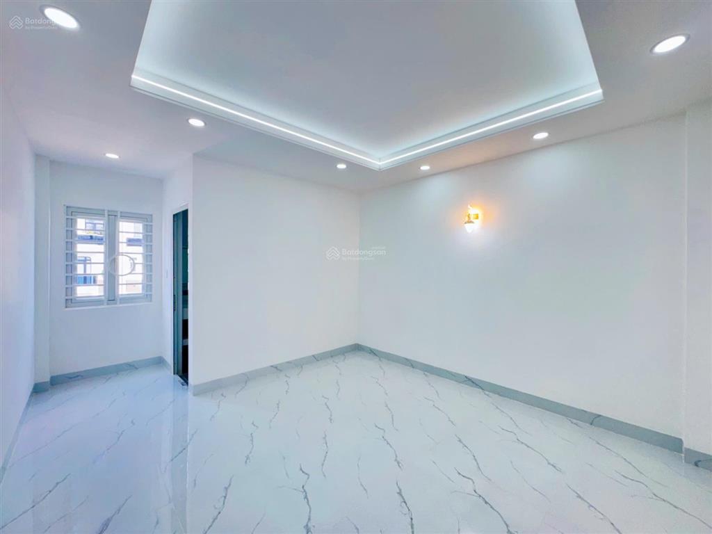 Nhà phố có ô chờ thang máy, giáp trục đường tân kỳ tân quý, 4m x 18m (4pn), đường nhựa 8m thông