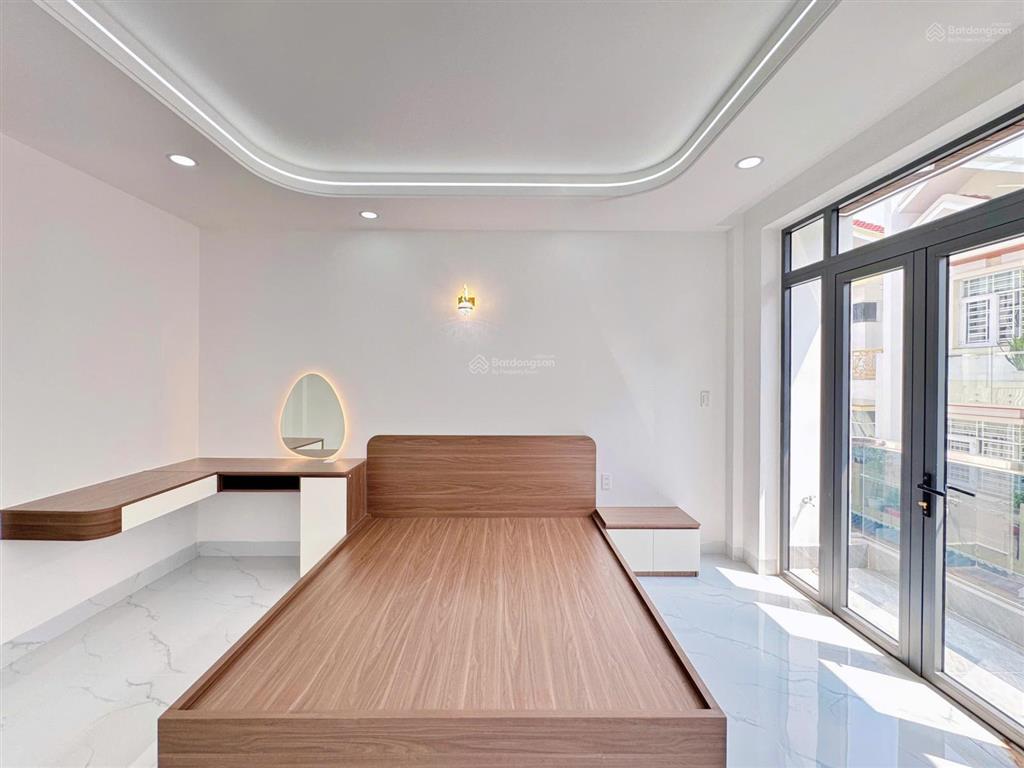 Nhà phố có ô chờ thang máy, giáp trục đường tân kỳ tân quý, 4m x 18m (4pn), đường nhựa 8m thông