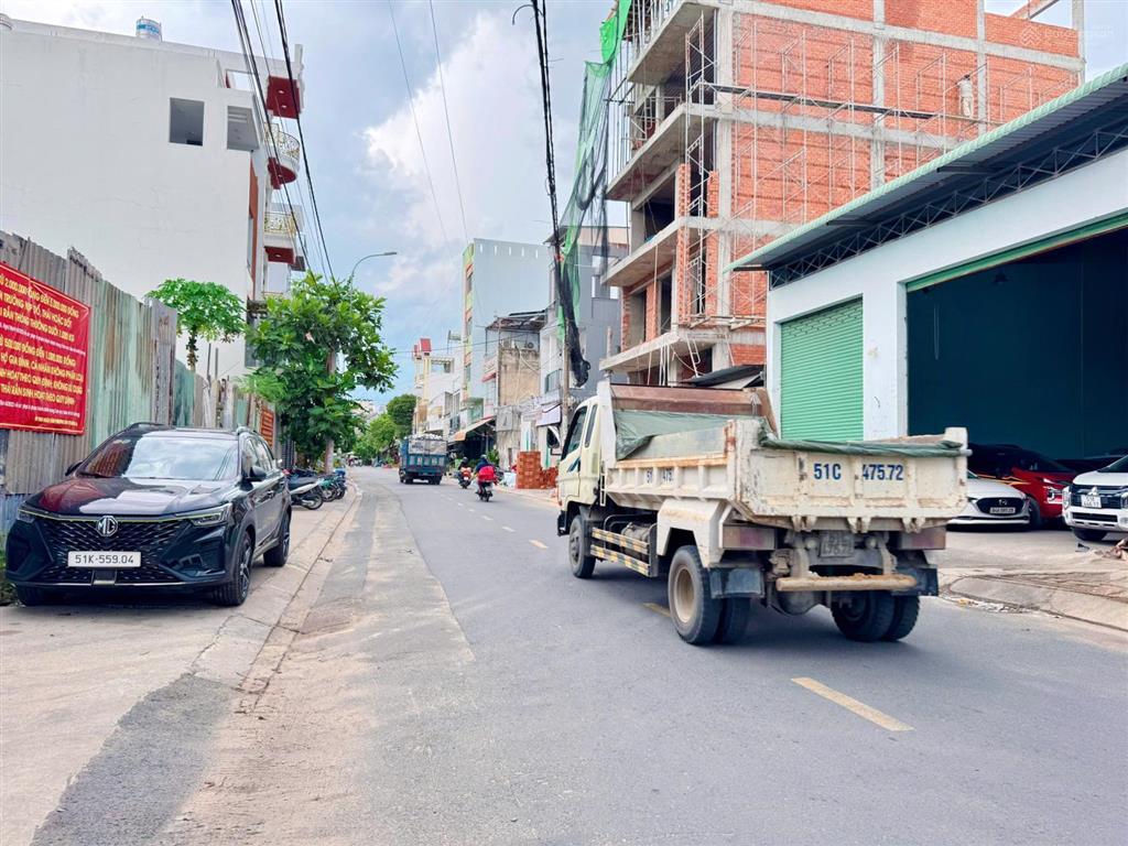 Khu đồng bộ trục đường lê văn quới thông ra hương lộ 2  52m2  đường nhựa 7m  vị trí trung tâm