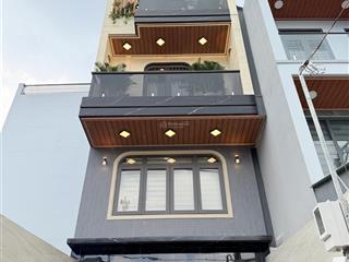 Nhà giáp quận 6, ngang 5m, full nội thất có trang bị thang máy 450kg trong nhà. vị trí trung tâm