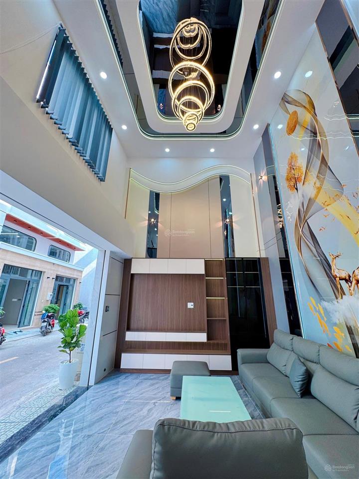 Góc hai mặt tiền thoáng mát, vị trí kinh doanh, mở quán cafe, nội khu an ninh + dân trí  đường 8m