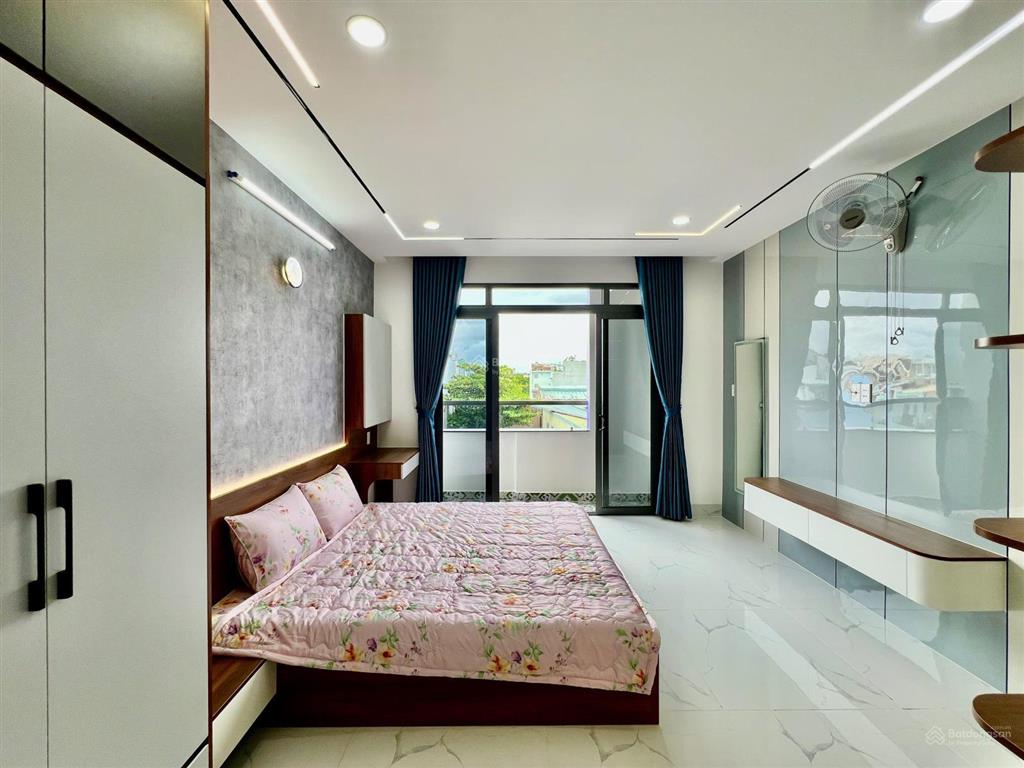 Nhà hiện đại nằm giáp tttm aeon tân phú  có ô chừa thang máy, full nội thất (4m x 15m)