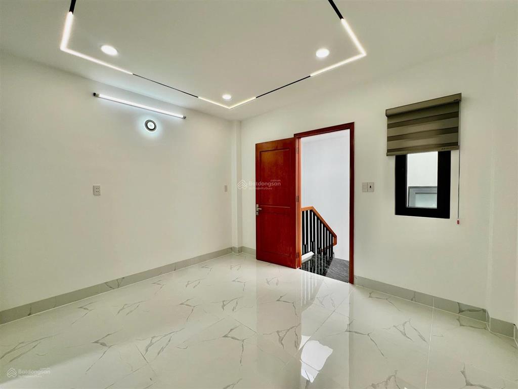 Nhà hiện đại nằm giáp tttm aeon tân phú  có ô chừa thang máy, full nội thất (4m x 15m)