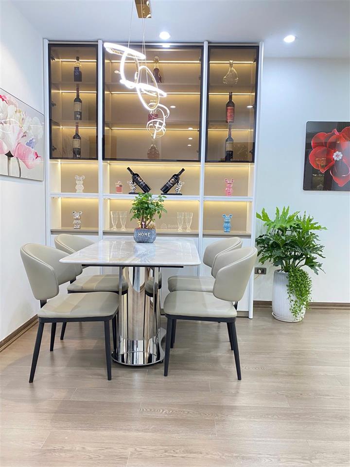 Chính chủ bán căn hộ 2pn, chỉ 5,5 tỷ, 83m2, nội thất mới đẹp 100%, goldmark city