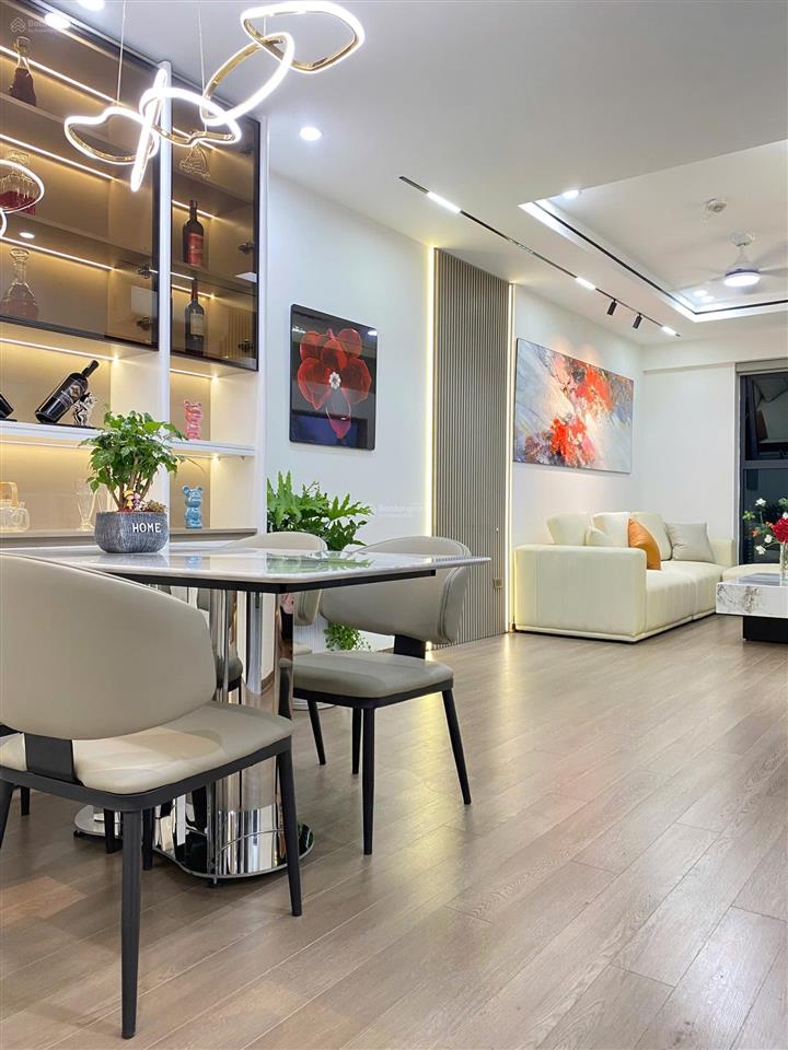 Chính chủ bán căn hộ 2pn, chỉ 5,5 tỷ, 83m2, nội thất mới đẹp 100%, goldmark city