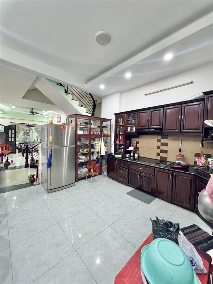 [D2571*] Khan hiếm nhà sân ô tô sát Ngã Tư Hàng Xanh, 134m2 giá 15.x tỷ