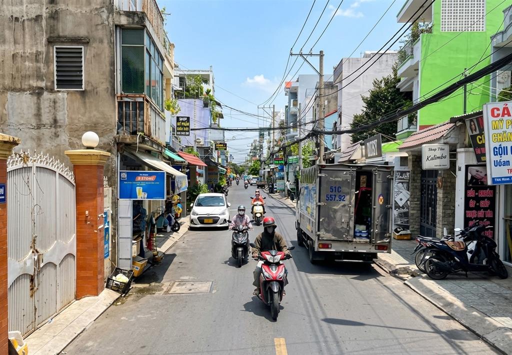 D2767* Mặt Tiền Nguyễn Văn Công Sát Sân Bay 17.x Tỷ