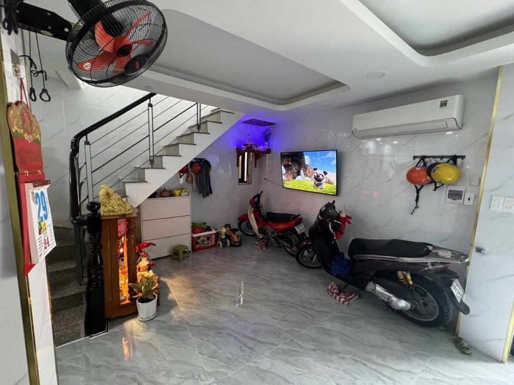 D2843* gần Ngã 6 Gò Vấp Nhà Mới Ở Ngay Ngang 5.5m Giá 4.x Tỷ