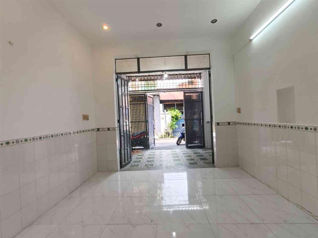 [D5890] Nhà Hẻm xe hơi 2 tầng cạnh Chợ Xóm Mới Lê Đức Thọ, giá 4.x tỷ